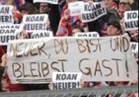 Neuer leelőzte Kahnt